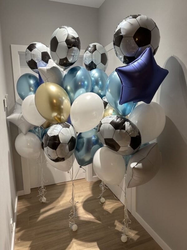 Pęki balonów z helem dla fanów piłki nożnej