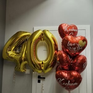 Zestaw balonowy z 2 złotymi cyframi 76 cm i bukietem czerwonych serc – Love Is in the Air 20251220-214516-scaled Oliwia Balony